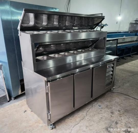 Bancada de preparo em aço inox